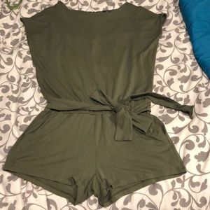 Cute romper with a tie on belt and pockets, S/M